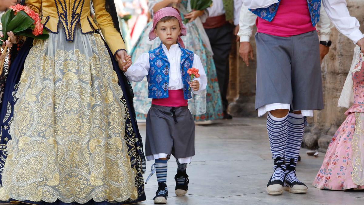 Búscate en el segundo día de Ofrenda por las calles del Mar y Avellanas (entre las 11.00 y 12.00 horas)