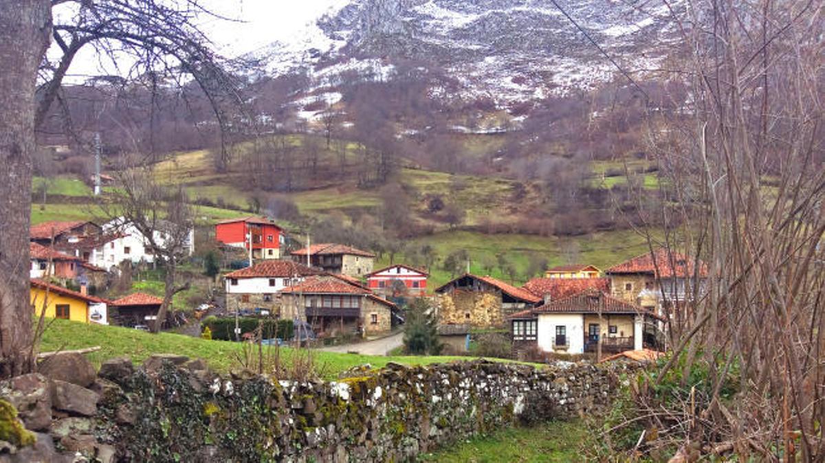 Vista parcial de Viegu (Ponga).