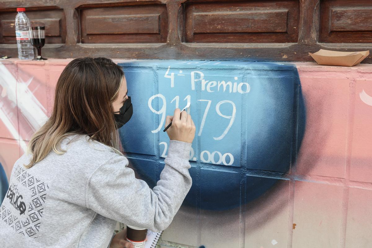 Lotería de Navidad 2021:  'El Perolo' de San Pedro del Pinatar reparte miles de euros