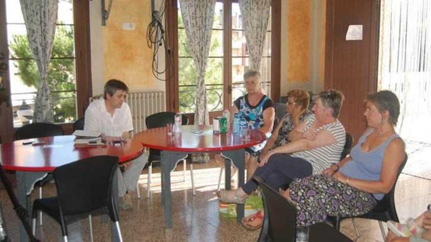 Rodríguez, ahir, en la trobada amb els ciutadans al bar del Casal