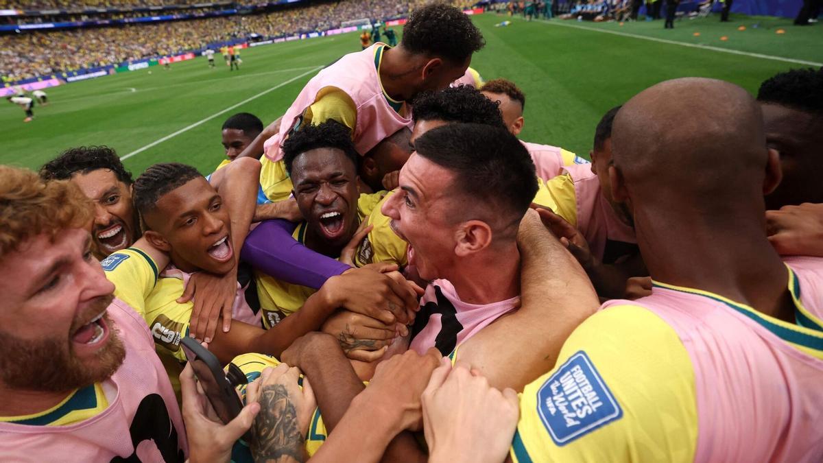 Brasil escapa en el descuento de la trampa de Japón