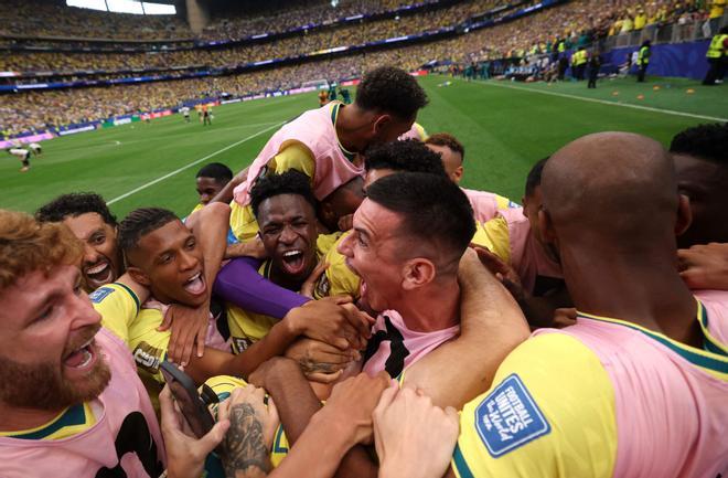Brasil escapa en el descuento de la trampa de Japón