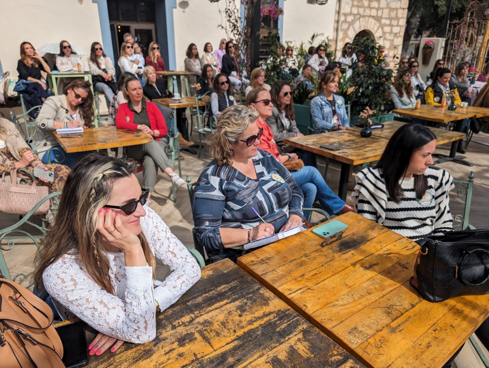 Benicàssim reúne a un centenar de 'jefazas'