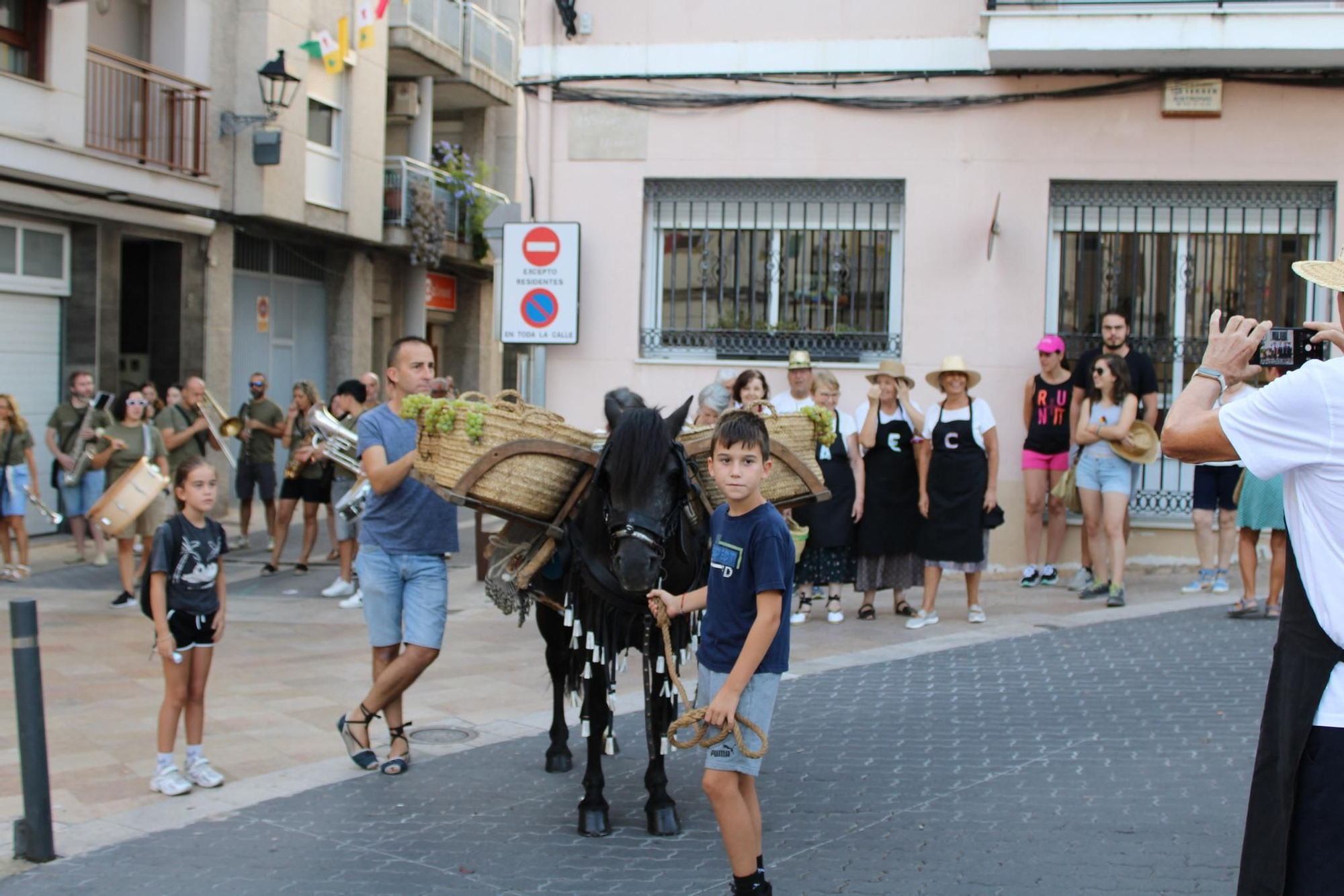Ròtova reviu l’escaldà del raïm: Una jornada de festa i tradició