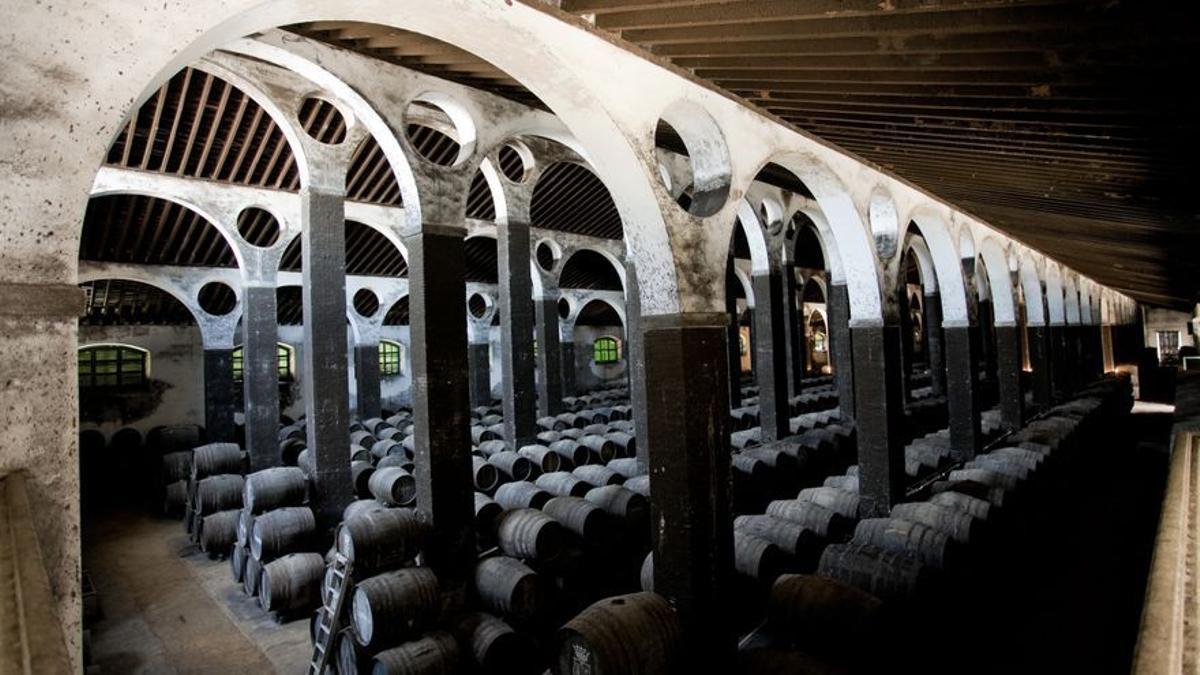 La imponente bodega de Barbadillo (Sanlúcar de Barrameda).