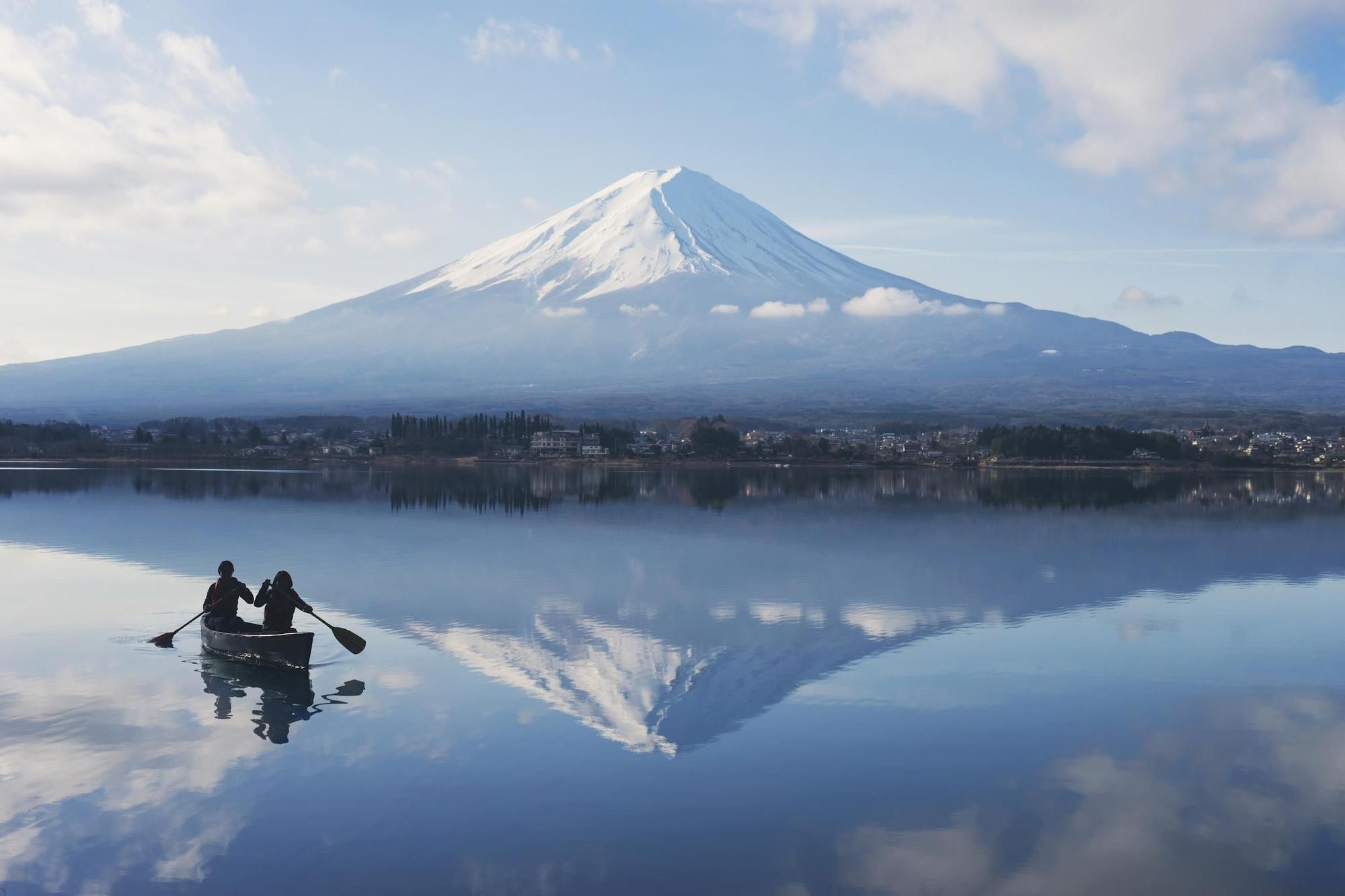 Navegar a los pies del monte Fuji