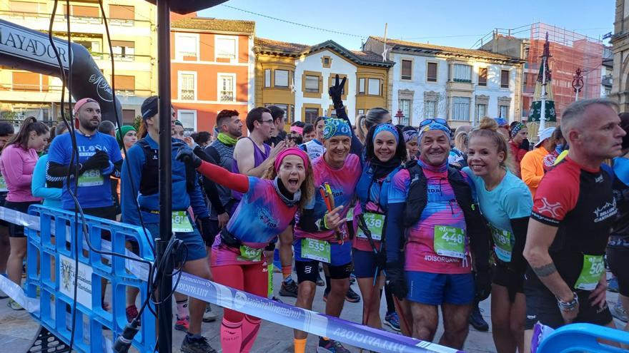 Jonathan Arobes y Aida Campos, ganadores de la VillaCabra Trail, que reunió a más de 600 corredores