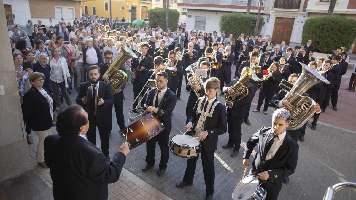 Presentación de la declaración del año 2025 como año del pasodoble Amparito Roca en Carlet.