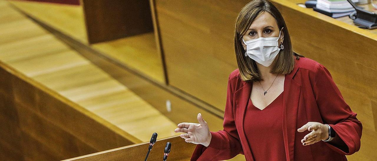 María José Catalá en un momento de su intervención en las Cortes, cuando se estrenaba como síndica del PP. |