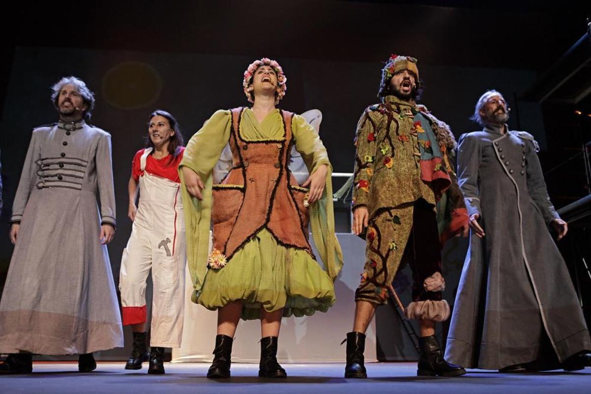 Presentación de "Teatro del Cuervo"