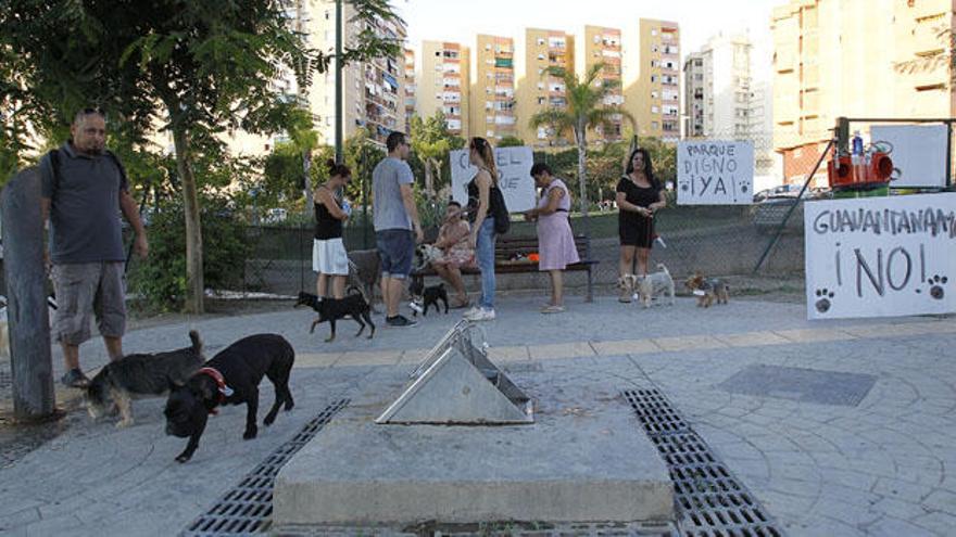 Un rincón del parque canino en septiembre.