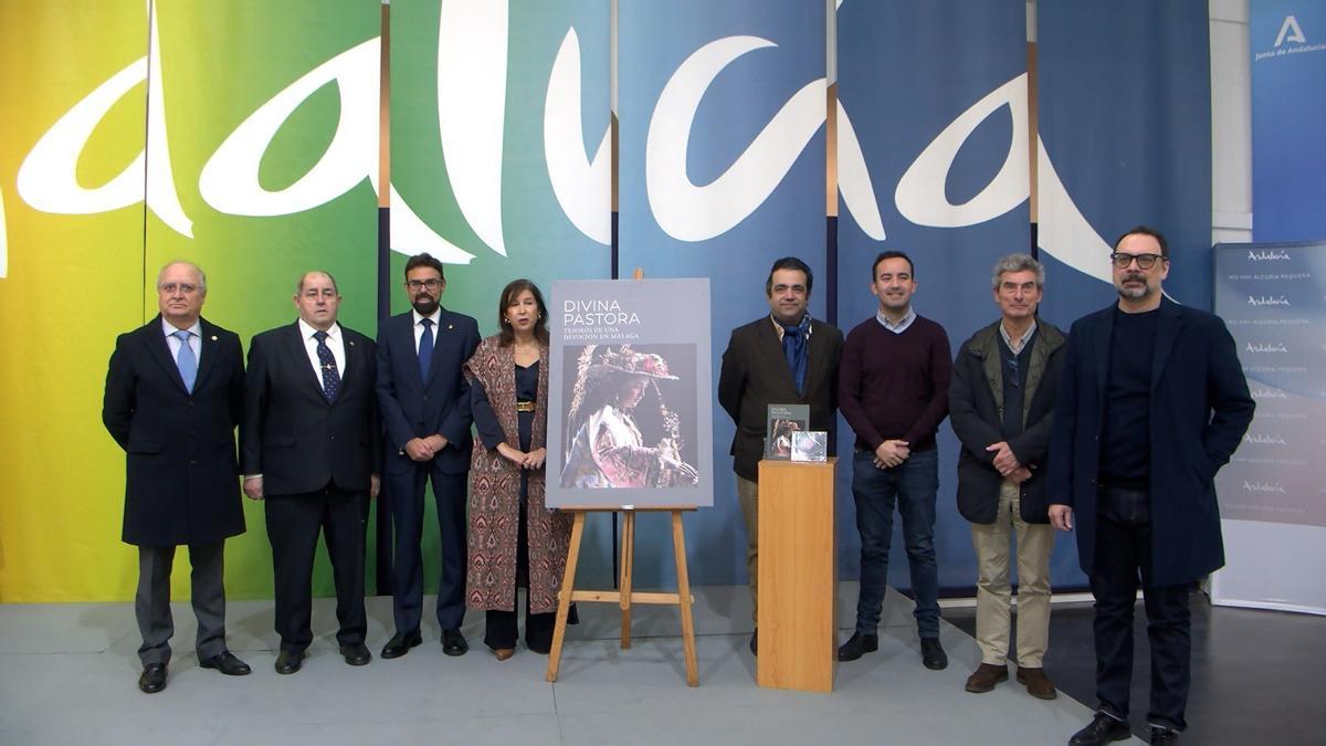 La delegada territorial de la Consejería de Turismo, Cultura y Deporte de la Junta de Andalucía, Gema del Corral, en la presentación de la publicación 'Divina Pastora, tesoros de una devoción en Málaga'