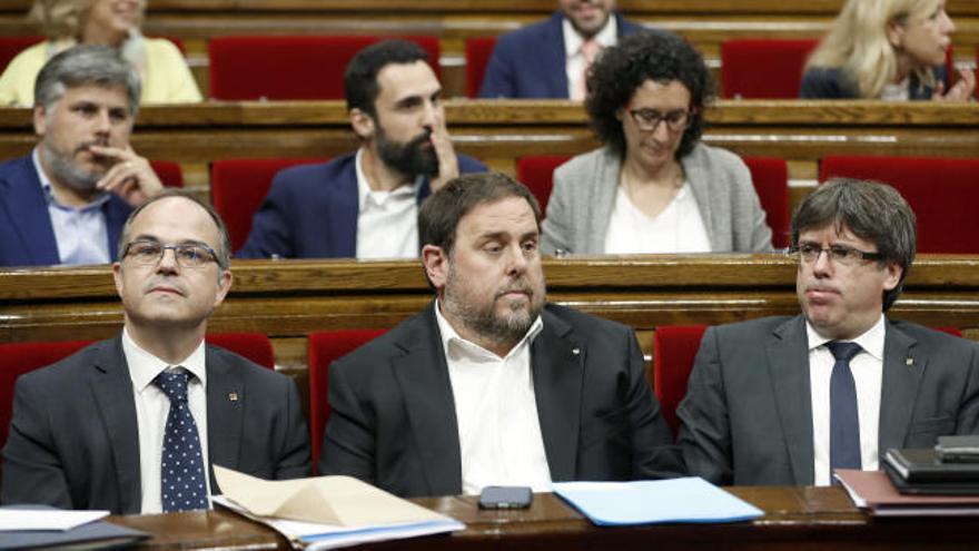 Dos altos cargos del Govern declaran ante la Guardia Civil por el referéndum