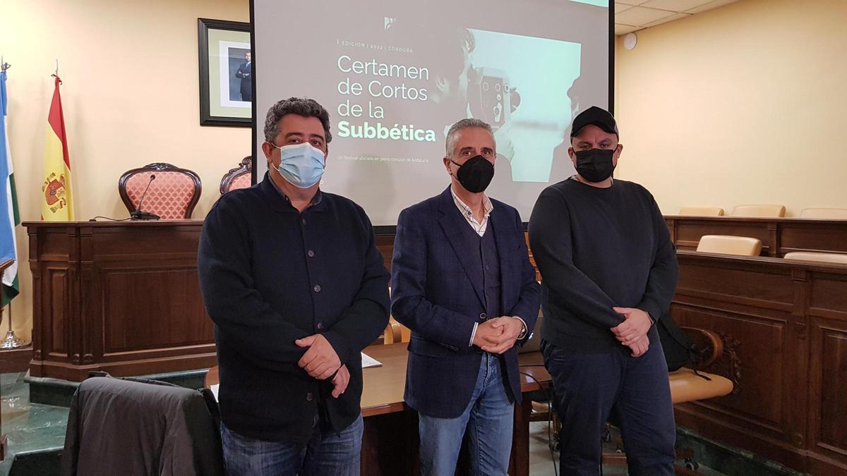 Francisco Mérida, Juan Pérez y Edgar Burgos, en la presentación del certamen de cortos.