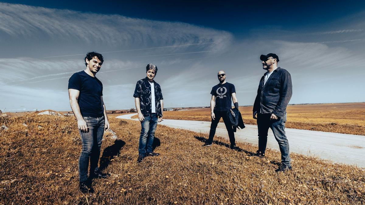 Bulo, con músicos de Robe (foto), y Argentina, actúan este viernes en Plasencia.