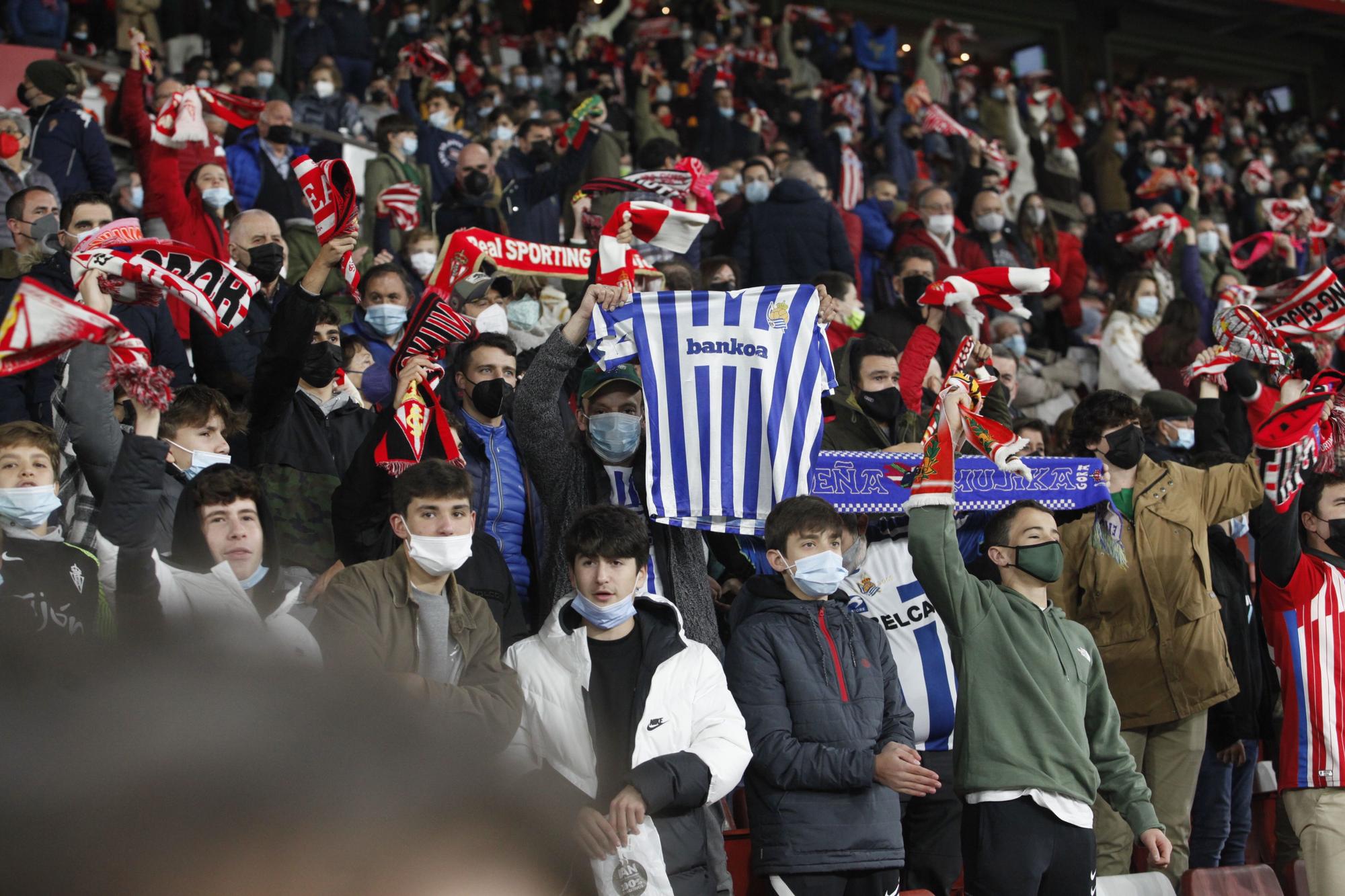 El partido entre el Sporting y la Real Sociedad B, en imágenes