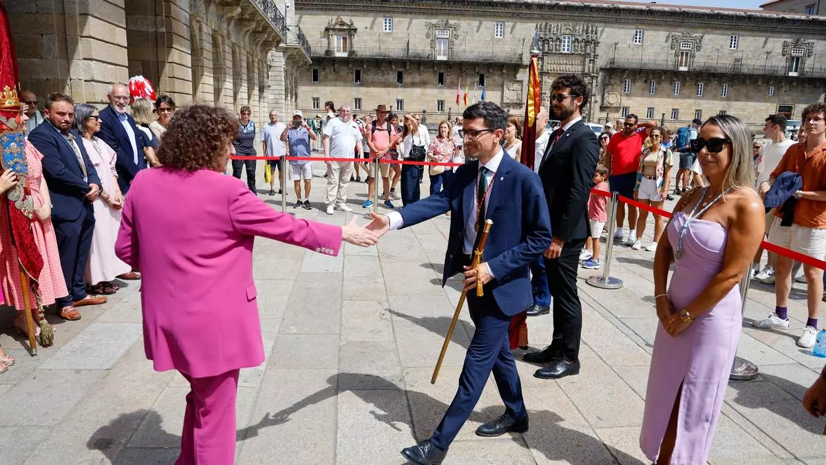 Día de Padrón en Santiago: el Himno de España vuelve a quedarse fuera del acto