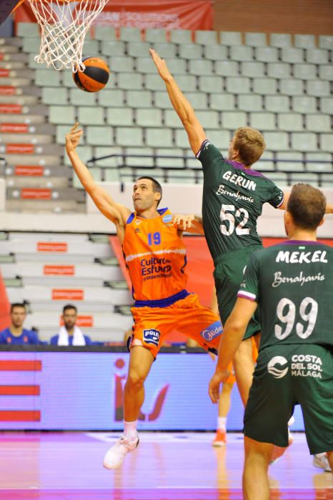 Partido entre el Unicaja y el Valencia Basket