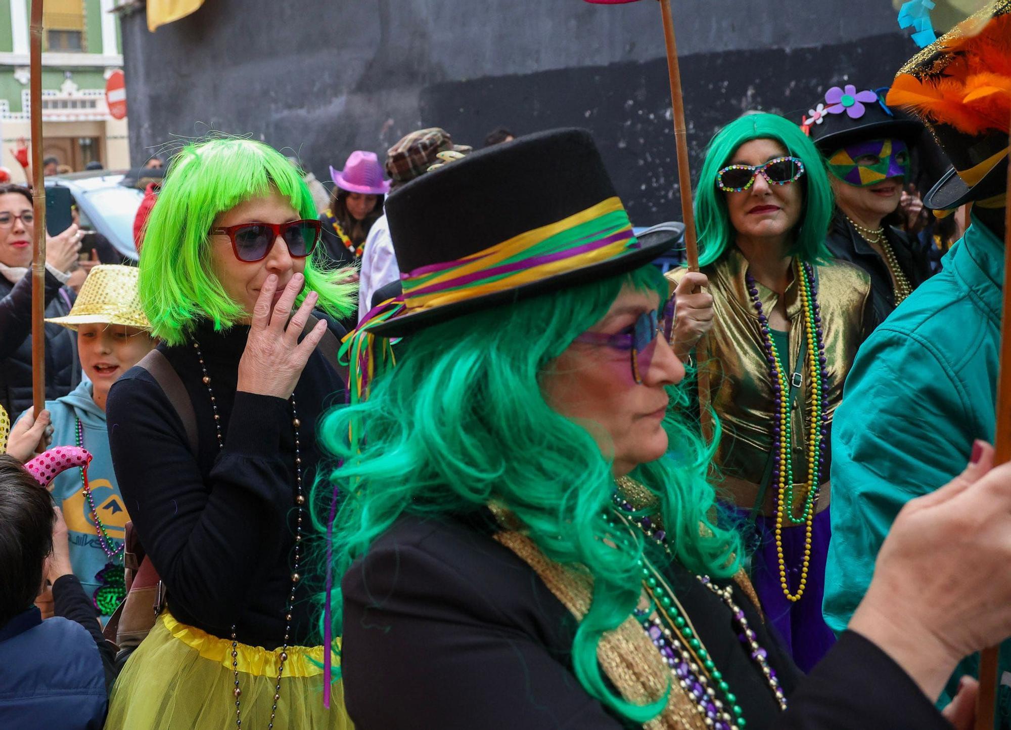 El Cabanyal se vuelca con el carnaval más americano con el 'Mardi Grass' de Nueva Orleans