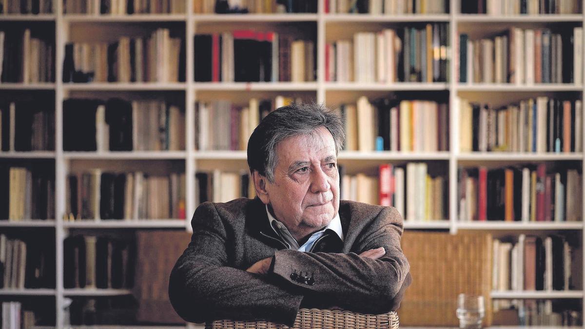 El escritor Luis Landero, después de la entrevista con Juan Cruz