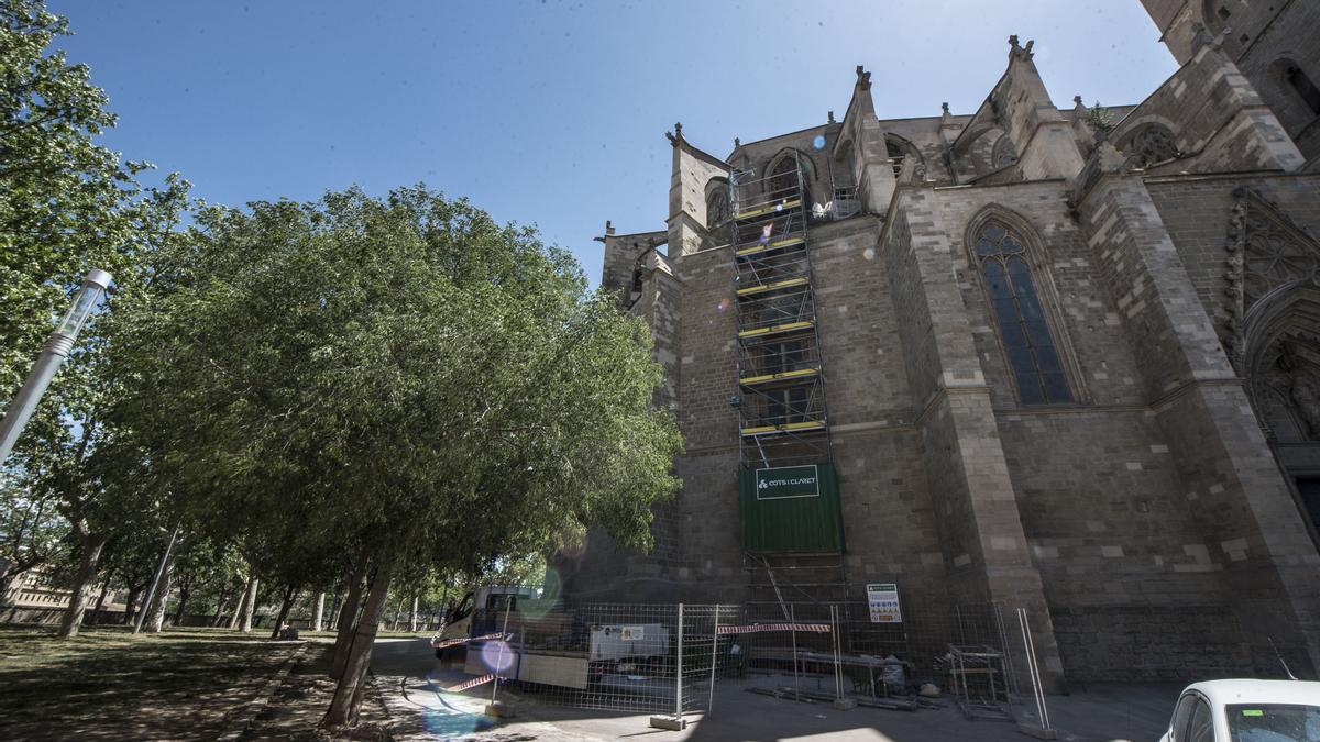 Bastida a la basílica de la Seu de Manresa durant les obres corresponents al 2022