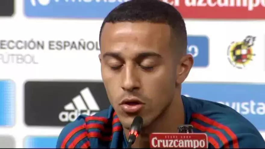 Thiago Alcántara defiende lo "gran portero" que es "De Gea"