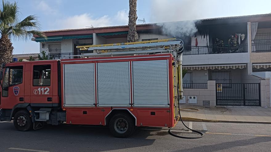 Hospitalizado tras el incendio de una casa en Lo Pagán