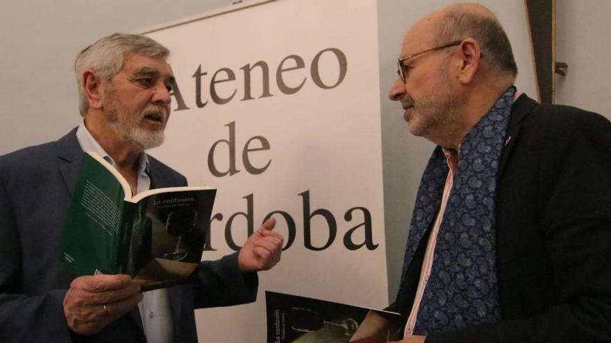 Prudencio Salces presenta su nuevo libro en el Ateneo de Córdoba.