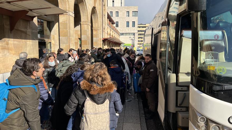 Reanudada la comunicación ferroviaria entre Asturias y León tras once horas de interrupción por una avería