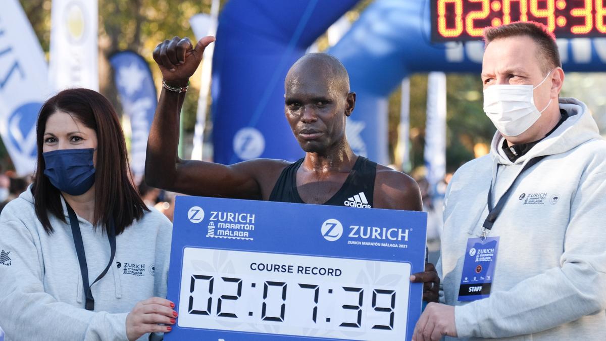 Las imágenes de la Zúrich Maratón de Málaga de 2021