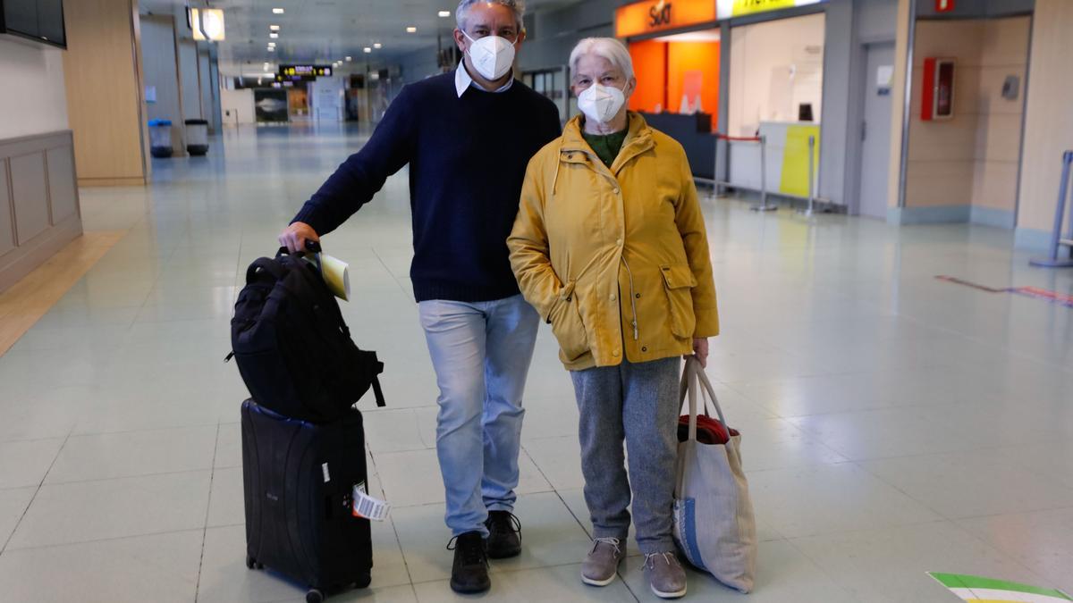 Pablo Leal y su madre, Yvonne Sosadias, por la mañana. 