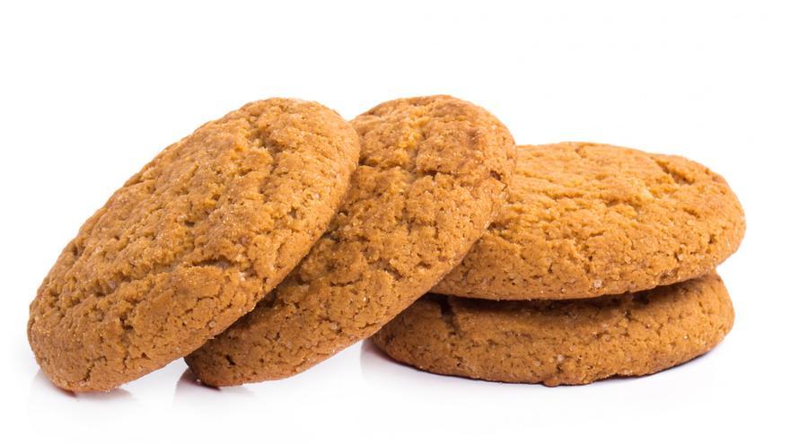 Galletas proteicas de avena, plátano y almendras: receta saludable para un  snack o desayuno saludable