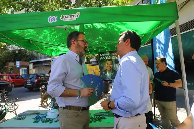 Los candidatos del PP, en Ciudad Jardín durante la jornada electoral
