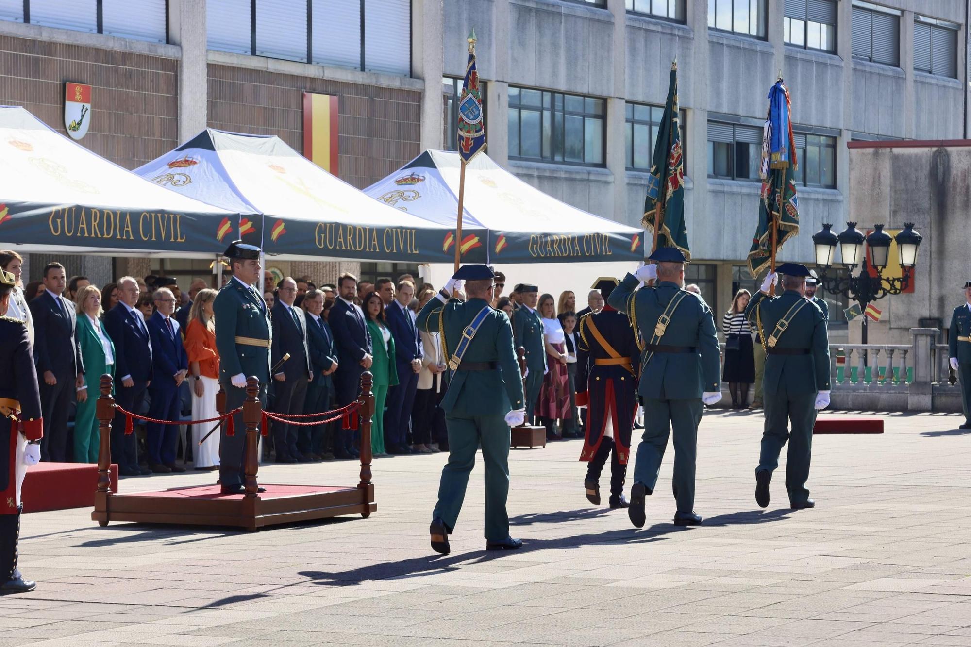 EN IMÁGENES: Desfile de la Guardia Civil en Oviedo por el día de la Hispanidad