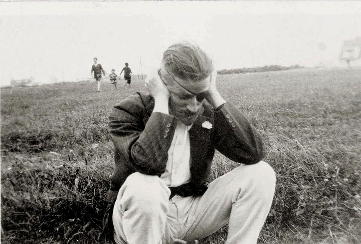 Joyce con un parche, después de su primera operación por glaucoma.