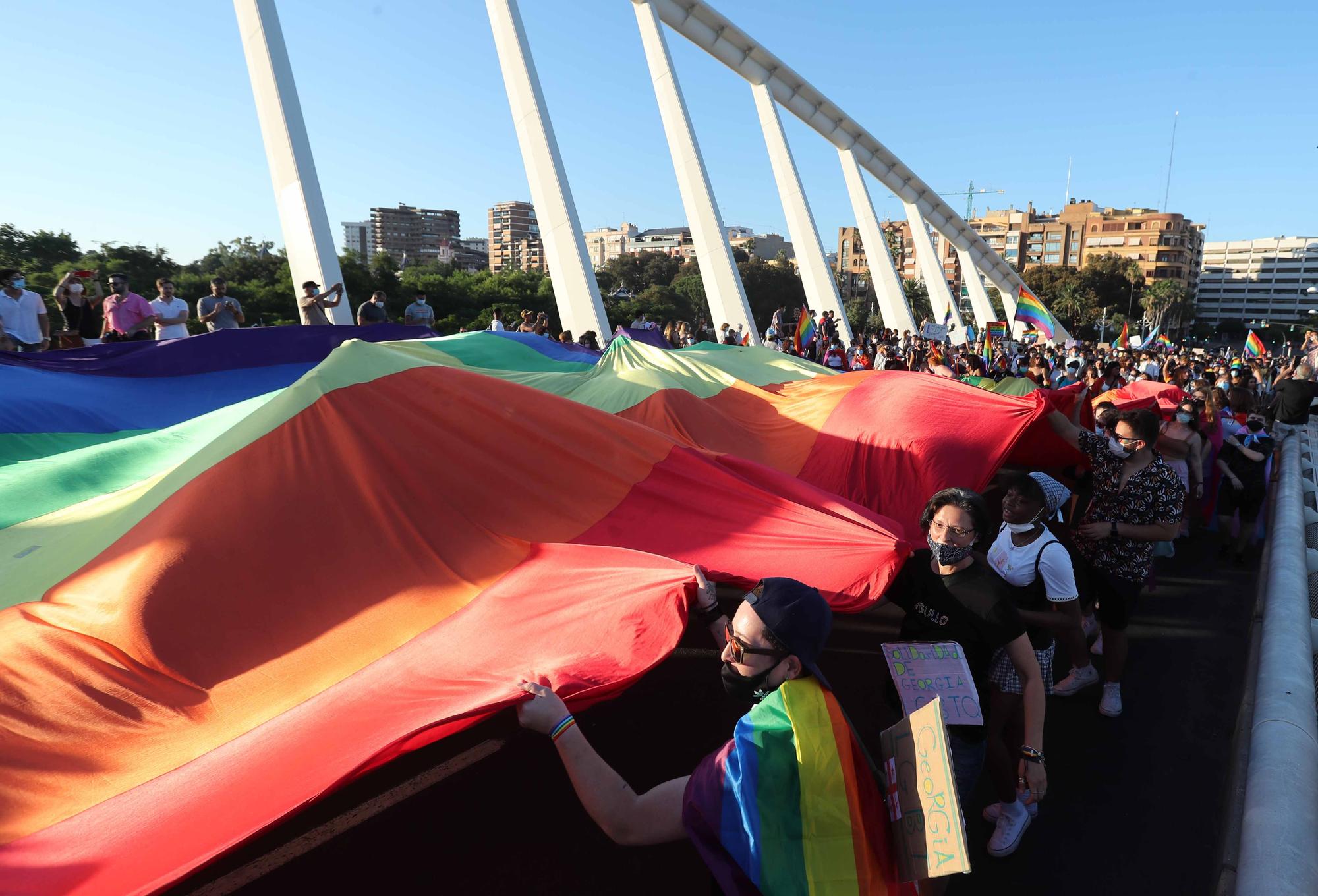 El dia del Orgullo LGTBI+ en València, fue una fiesta