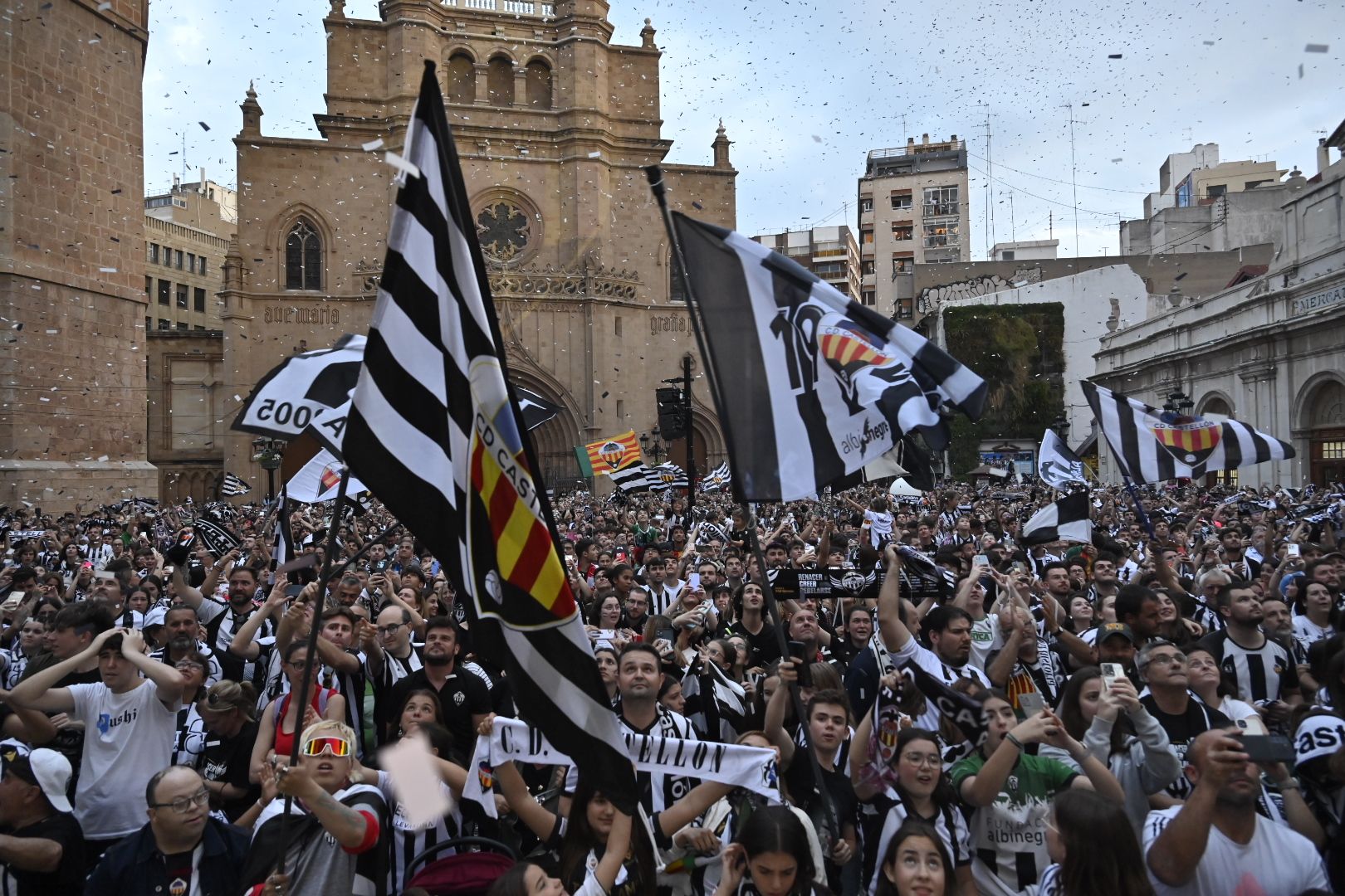 Las imágenes de la histórica celebración del ascenso del CD Castellón