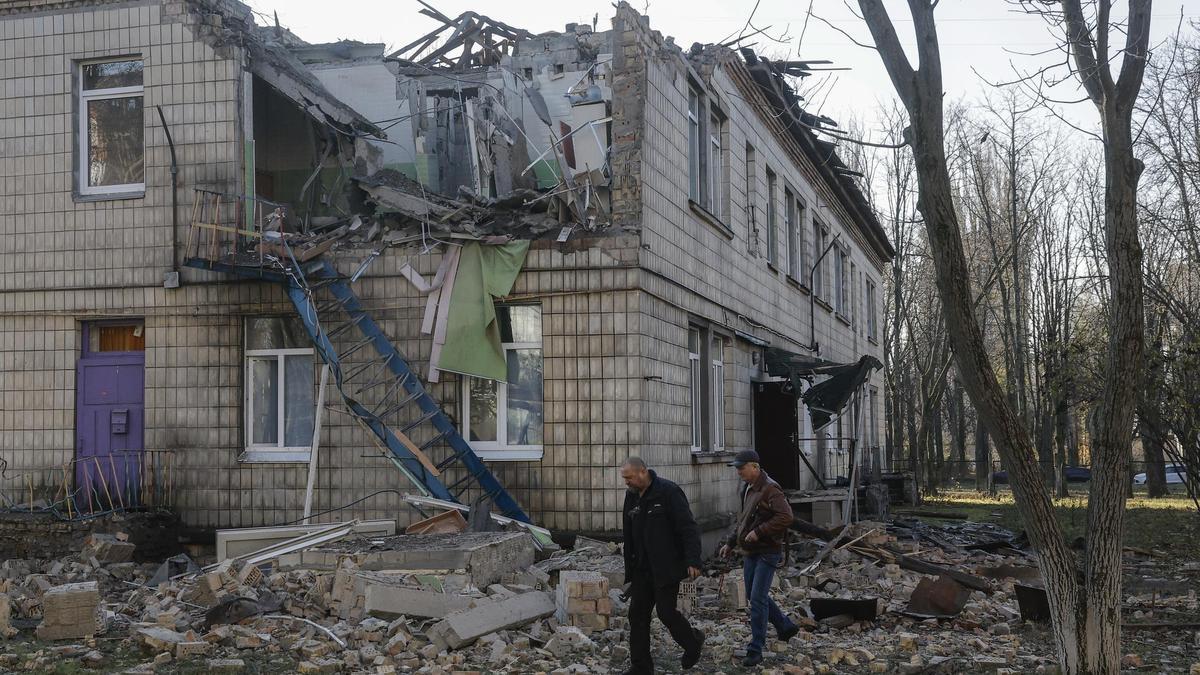 Un edificio de Kiev destruido esta noche con el ataque de drones