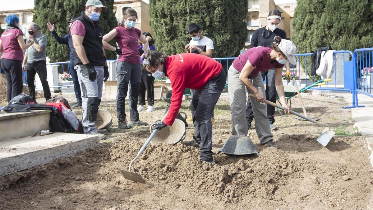 El cementerio de Alicante acoge la primera exhumación de represaliados del franquismo