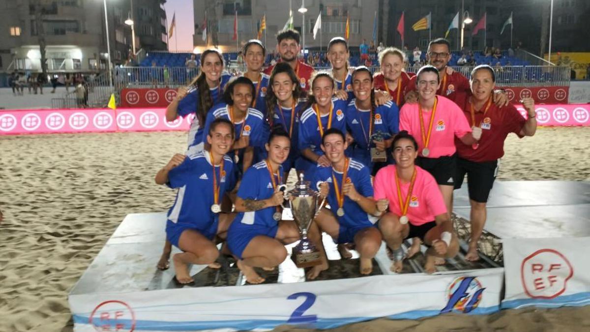 La selección balear absoluta femenina de fútbol playa, subcampeona de España