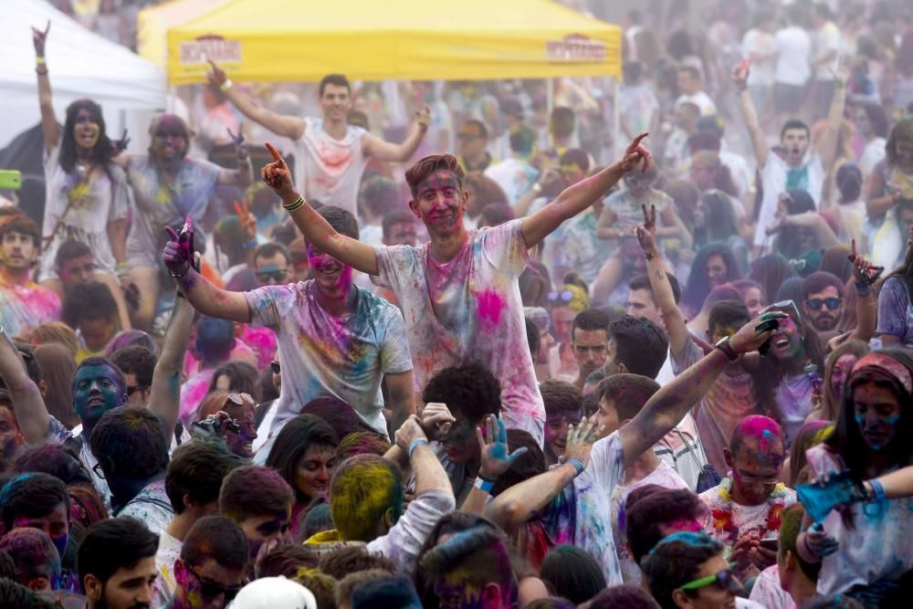 Holi Party en el Niemeyer