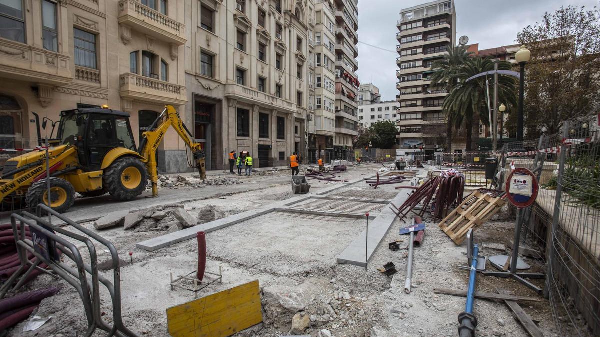 Así queda la avenida de la Constitución de Alicante sin las melias