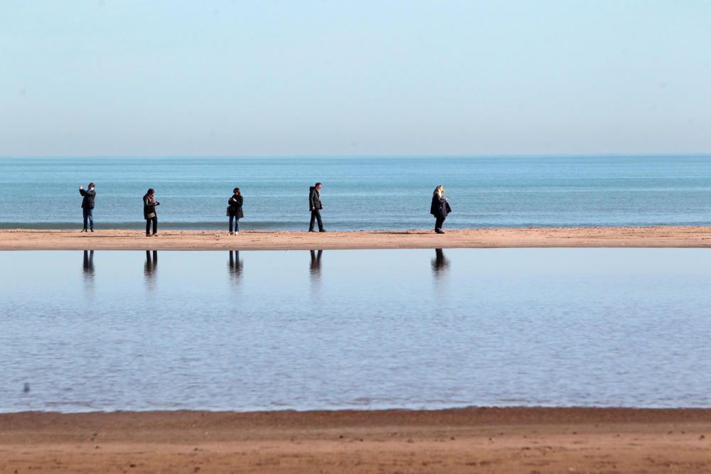 Una albufera en la playa de Las Arenas