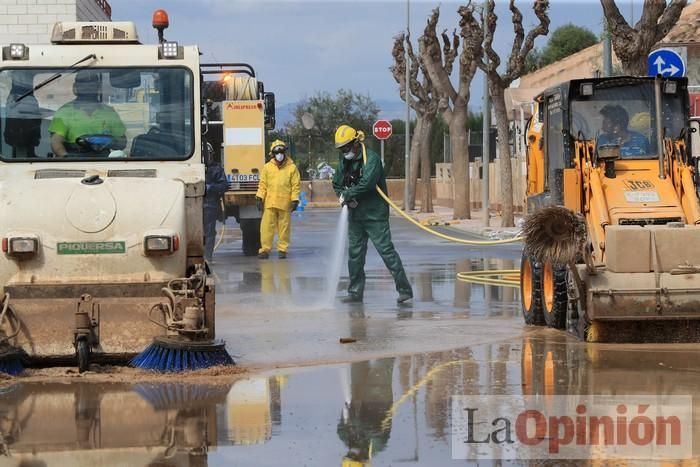 Limpian Los Alcázares tras las fuertes lluvias de los últimos días
