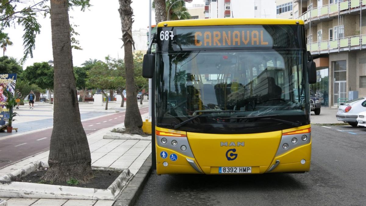 Uno de los vehículos especiales de Guaguas Municipales para el Carnaval