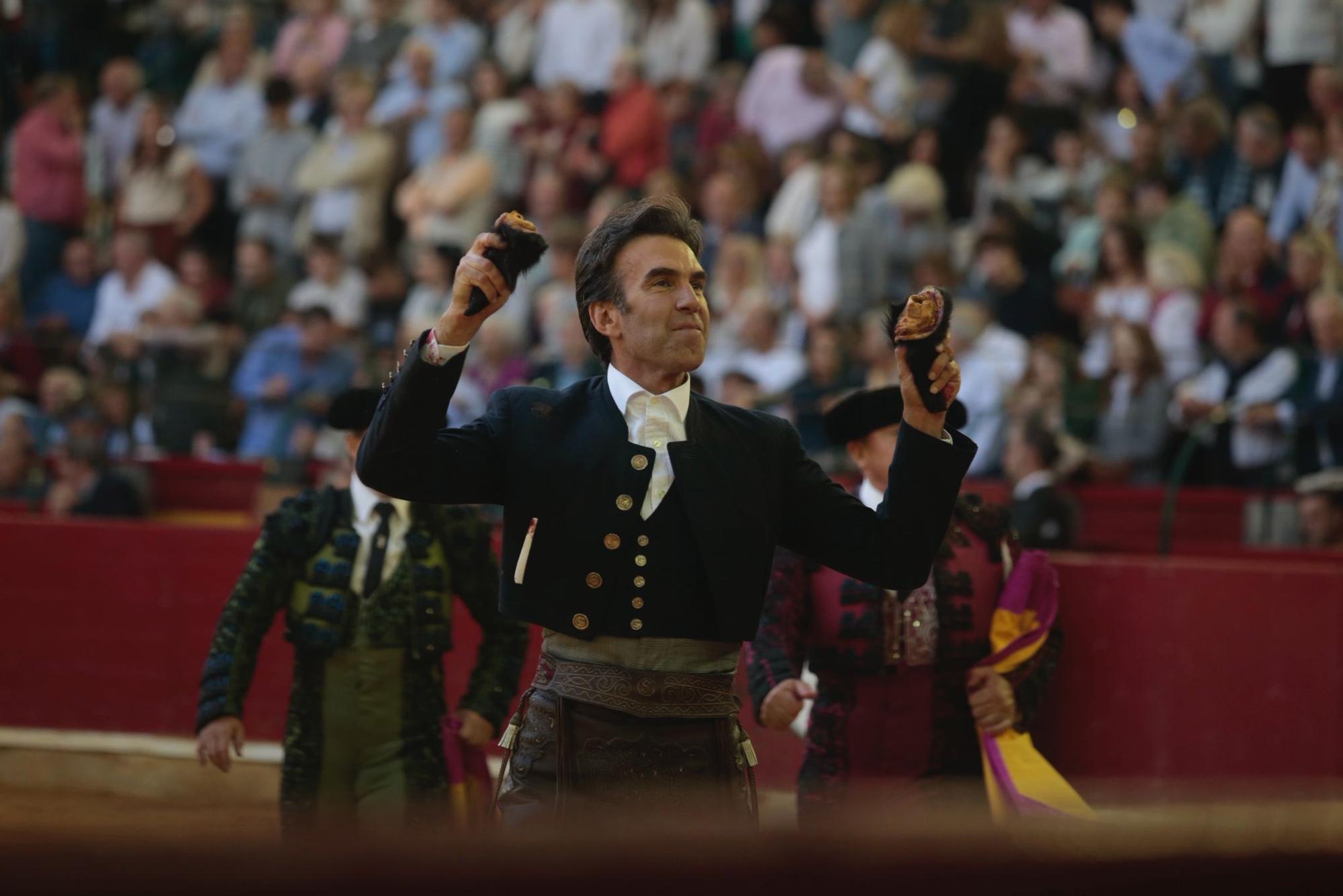 Corrida de rejones para finalizar la Feria taurina del Pilar