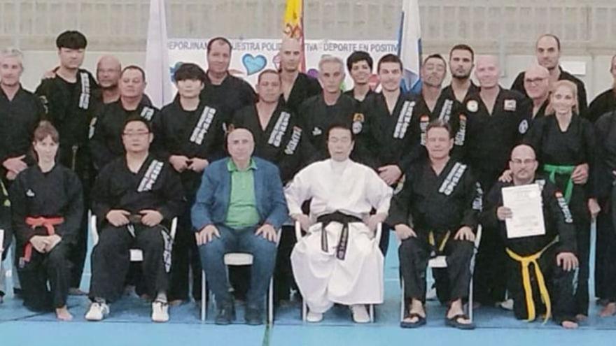 Foto de familia de los participantes en el seminario internacional de hapkido que tuvo lugar en Gran Canaria el pasado fin de semana, | | LP/DLP