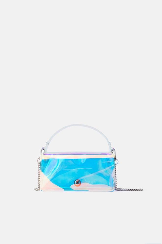 Bolso en PVC con cadena, de Zara