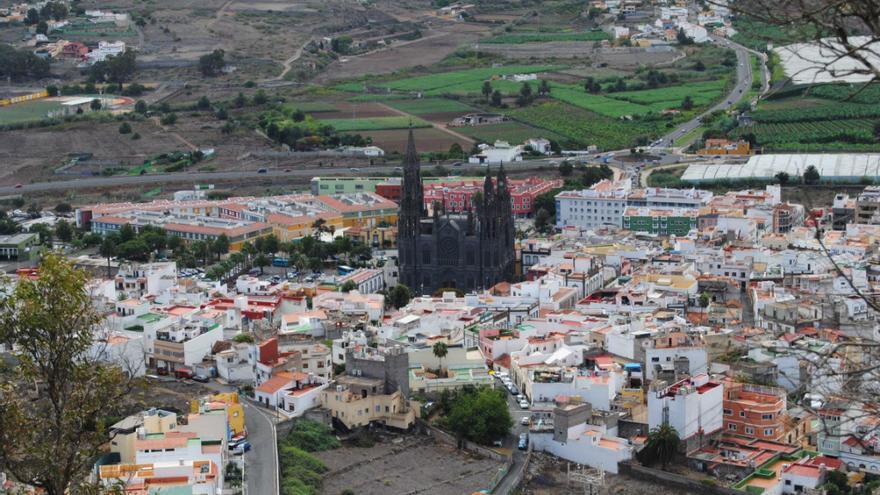 Vistas aéreas de la ciudad de Arucas.