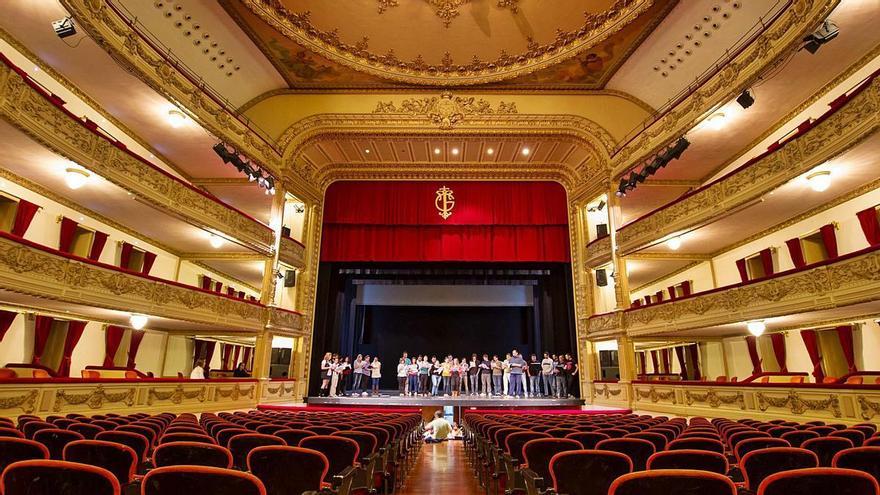 Un cementerio, un parque y una plaza: algunos de los lugares alternativos ante el cierre del Teatro Guimerá